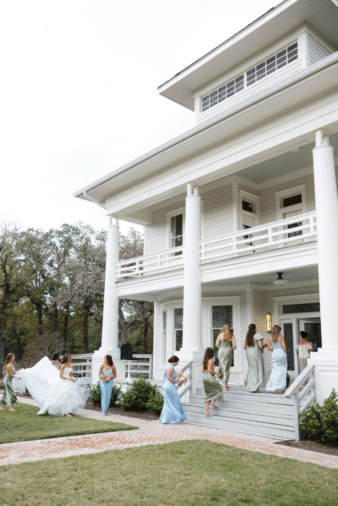 Grand Lady Austin porch views