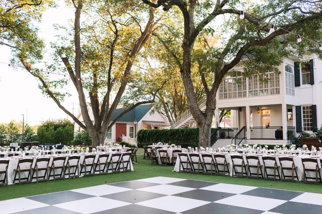 Wedding dance floor installation