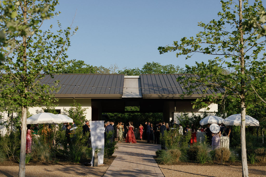 Cocktail hour with a thoughtful wedding guest experience