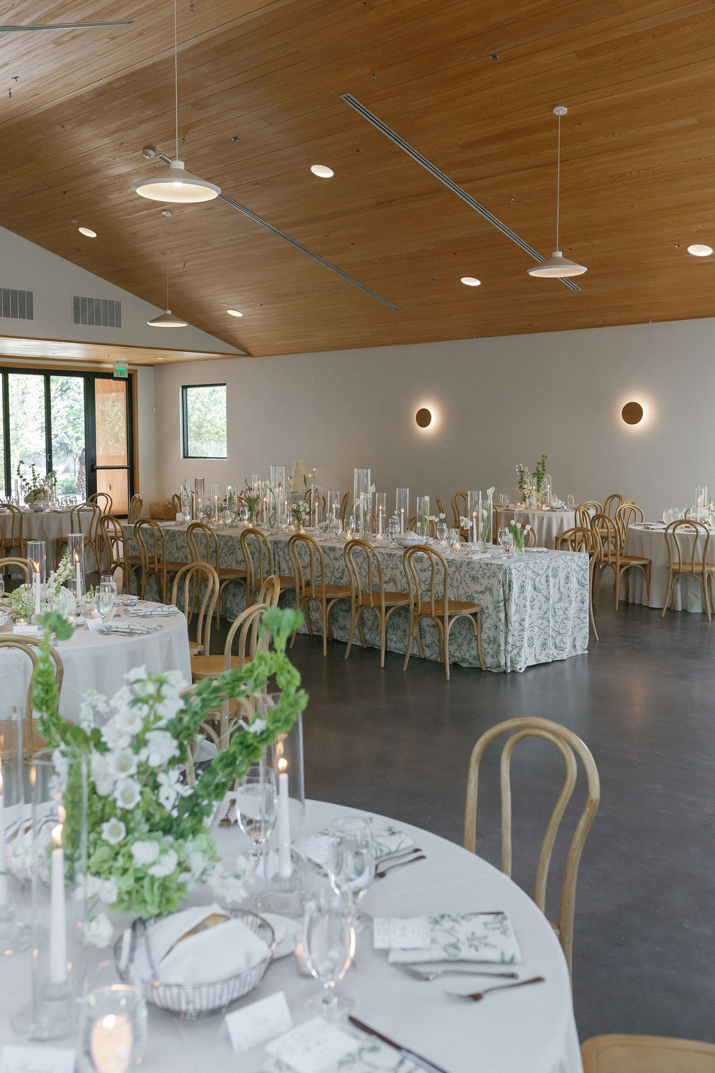 Green and white wedding reception inspiration